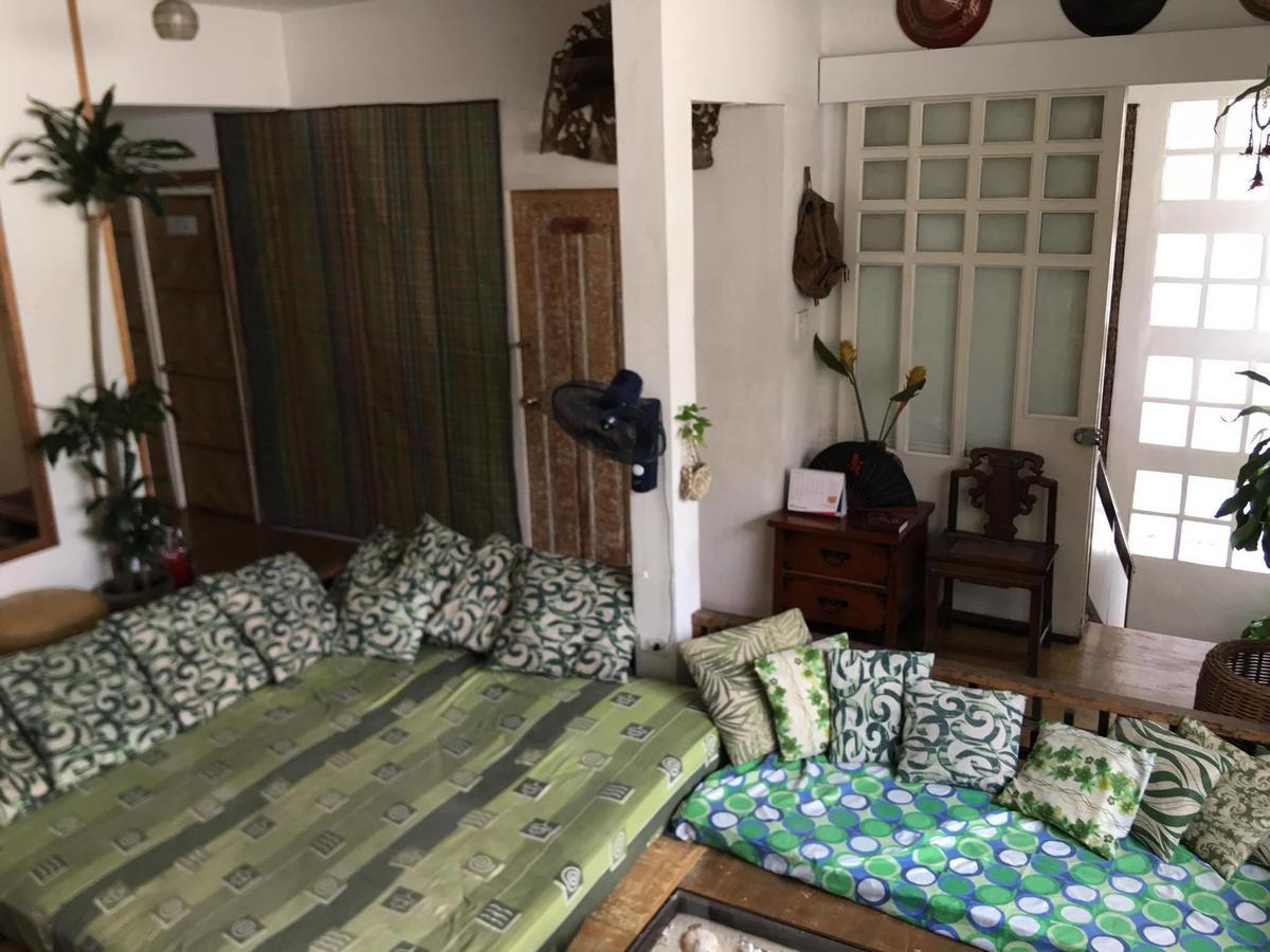 Humble Hut Hostel Manila Exterior photo
